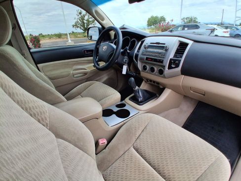 Used 2009 Toyota Tacoma PreRunner RWD image 25