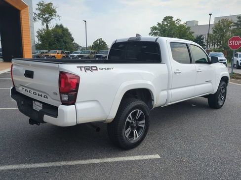 Used 2018 Toyota Tacoma TRD Sport RWD image 4