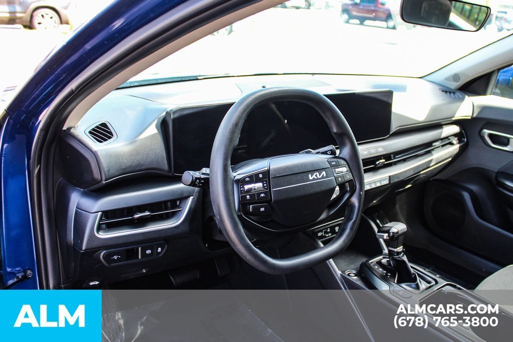Used 2025 Kia K4 FWD image 21
