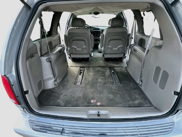 Used 2000 Chrysler Town & Country Limited AWD/4WD image 24