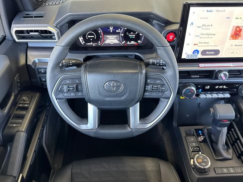 Used 2026 Toyota 4Runner TRD Off-Road Premium AWD/4WD image 13