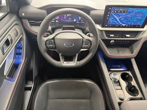Used 2025 Ford Explorer ST AWD/4WD image 4