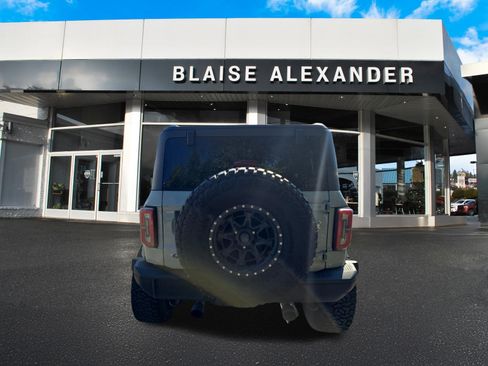 Used 2023 Ford Bronco Badlands w/ Sasquatch Package AWD/4WD image 4