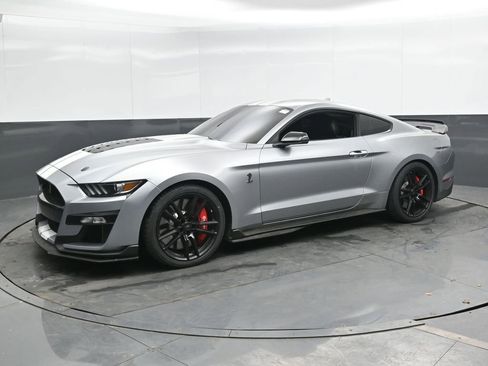 Used 2022 Ford Mustang Shelby GT500 w/ Technology Package RWD image 7