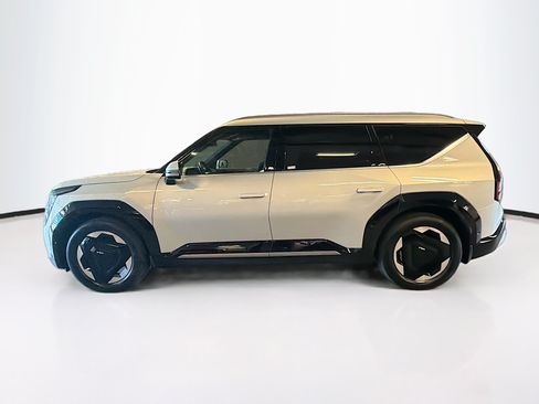 Used 2024 Kia EV9 Land AWD/4WD image 4