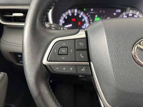 Used 2023 Toyota Highlander XLE AWD/4WD image 15