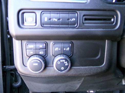 Used 2021 Chevrolet Tahoe LT image 8