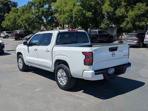 Used 2024 Nissan Frontier SV w/ SV Convenience Package AWD/4WD image 8