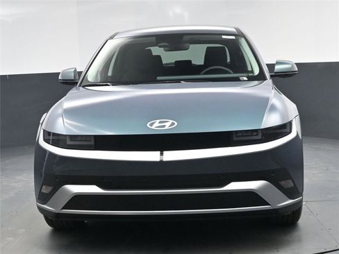 New 2026 Hyundai Ioniq 5 SE image 19