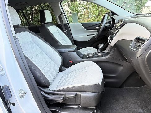 Used 2023 Chevrolet Equinox LT image 19