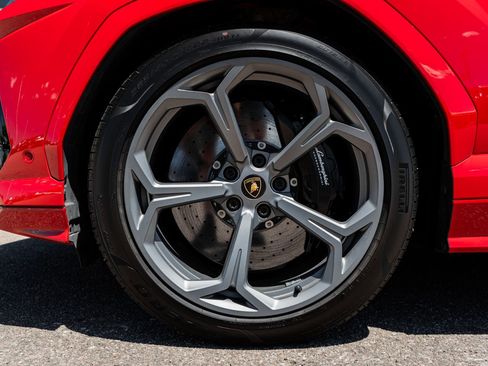 Used 2022 Lamborghini Urus AWD/4WD image 6