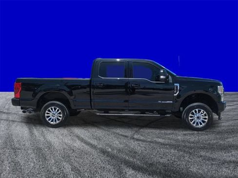 Used 2022 Ford F250 Lariat w/ Lariat Ultimate Package AWD/4WD image 3