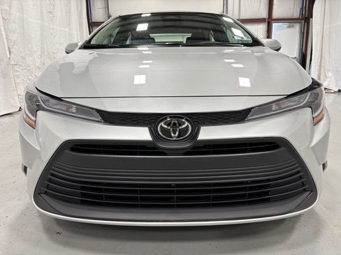 Used 2026 Toyota Corolla LE FWD image 2
