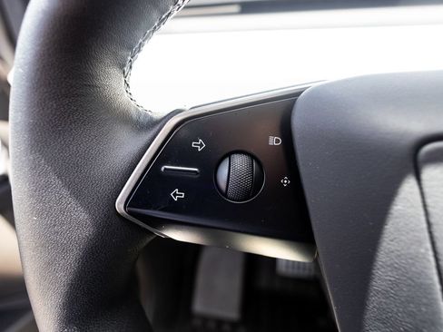 Used 2024 Tesla Cybertruck AWD Crew Cab image 22