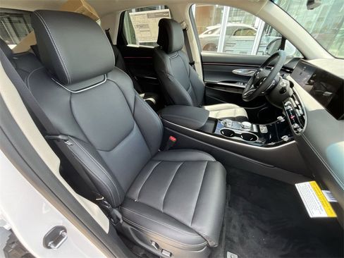 Used 2026 Genesis GV70 2.5T image 25