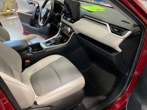 Used 2023 Toyota RAV4 XLE Premium AWD/4WD image 19