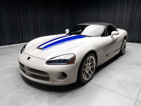 Used 2005 Dodge Viper SRT-10 RWD image 16