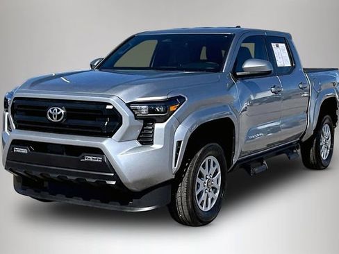 Used 2026 Toyota Tacoma SR5 image 2