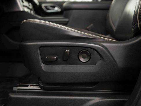 Used 2021 Chevrolet Tahoe Premier w/ Premium Package image 13