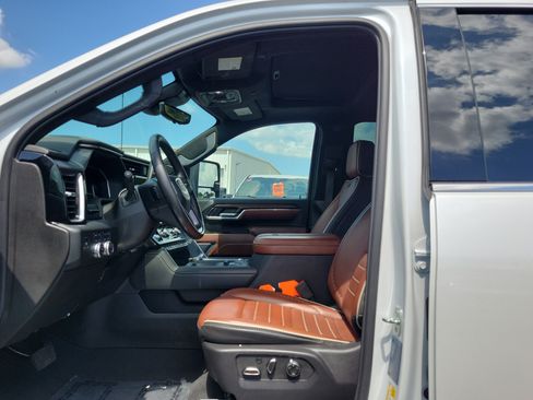 Used 2024 GMC Sierra 3500 Denali Ultimate AWD/4WD image 20