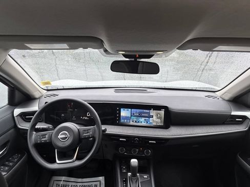 Certified 2025 Nissan Kicks SV w/ Charging Package FWD image 12