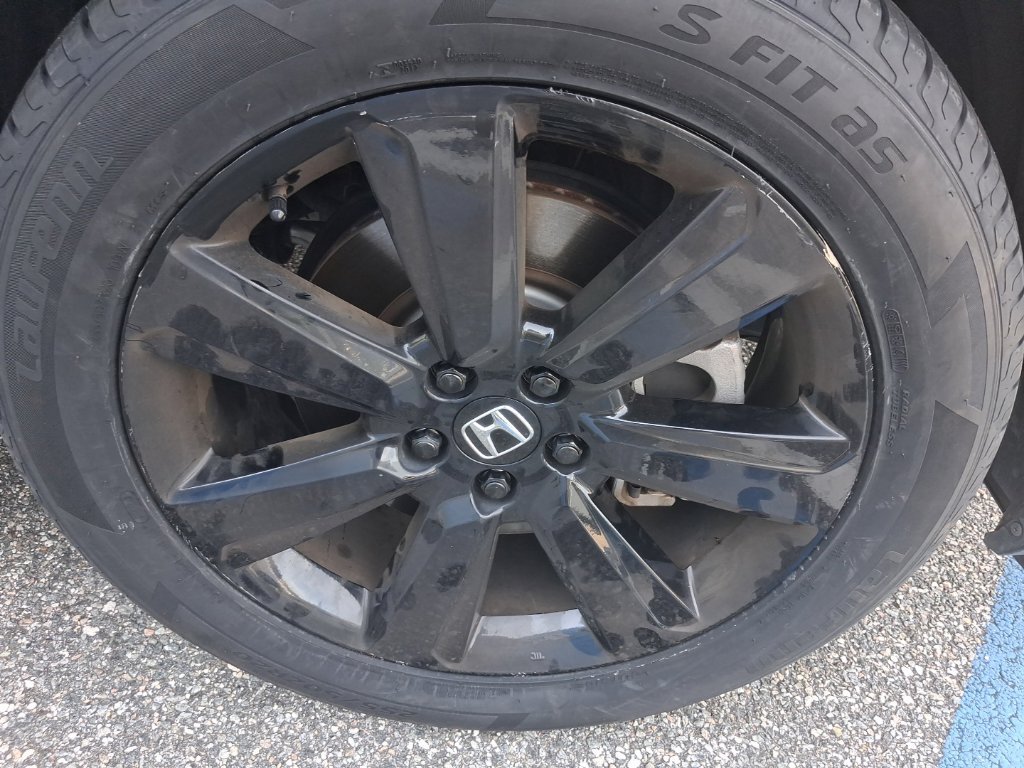 Used 2025 Honda Pilot Black Edition image 17