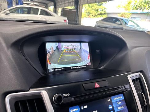 Used 2018 Acura TLX FWD image 17