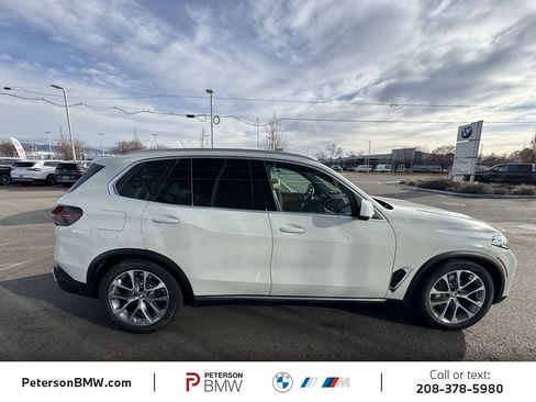 New 2026 BMW X5 xDrive50e image 8