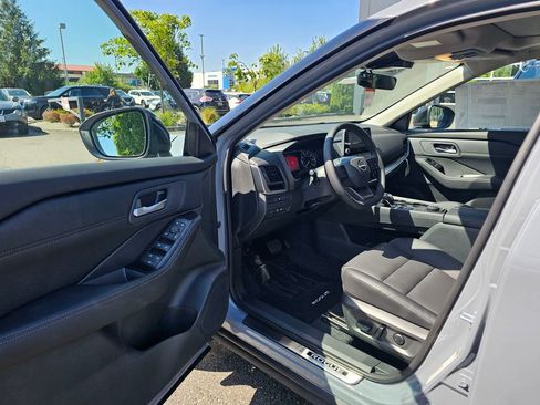 New 2026 Nissan Rogue SV AWD/4WD image 16