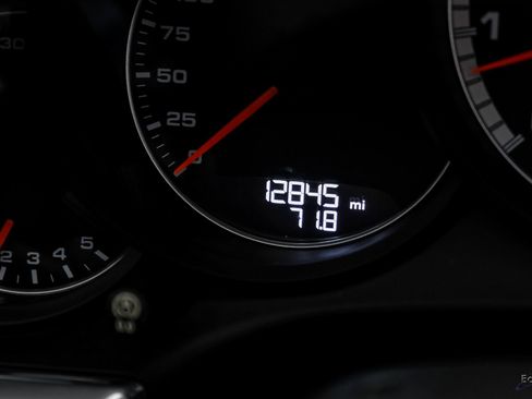 Used 2019 Porsche 911 Turbo image 74