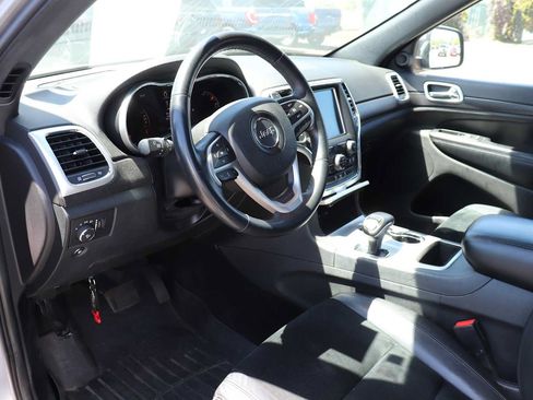 Used 2015 Jeep Grand Cherokee Altitude AWD/4WD image 10