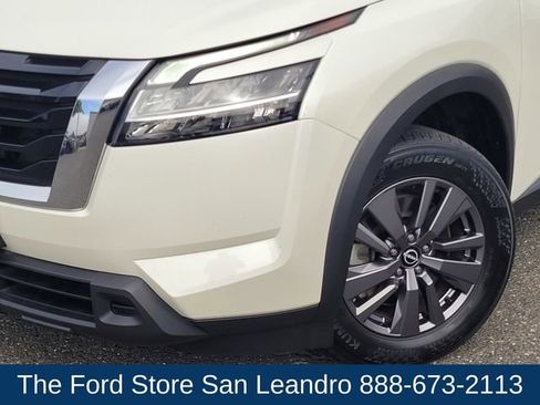 Used 2022 Nissan Pathfinder SV FWD image 10