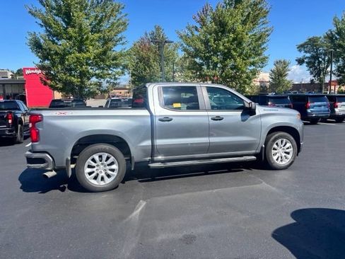 Used 2019 Chevrolet Silverado 1500 Custom w/ Custom Value Package AWD/4WD image 5