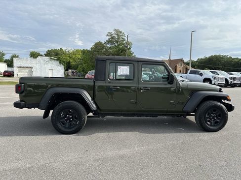 Used 2023 Jeep Gladiator Sport AWD/4WD image 7