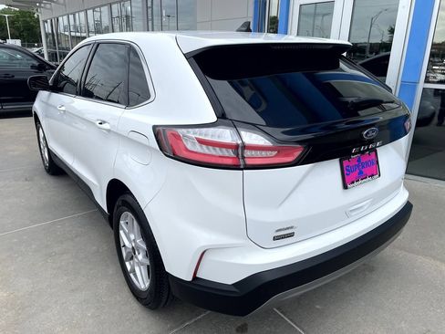 Used 2024 Ford Edge SEL AWD/4WD image 2