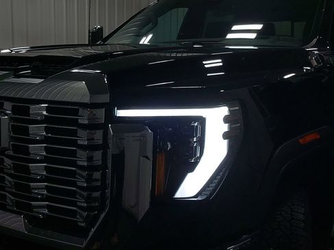 New 2026 GMC Sierra 3500 Denali w/ Denali Reserve Package image 34