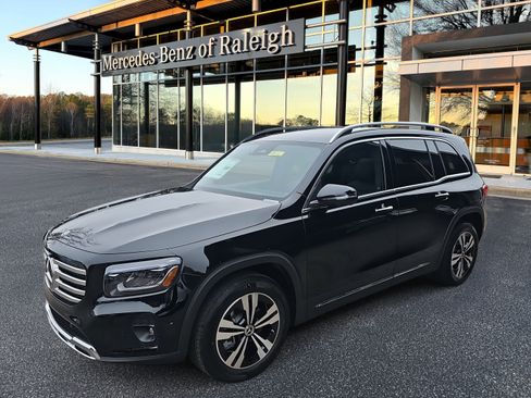 New 2026 Mercedes-Benz GLB 250 image 1