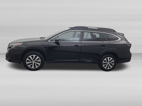 Used 2025 Subaru Outback Premium AWD/4WD image 6