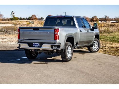 Used 2024 Chevrolet Silverado 3500 LTZ AWD/4WD image 16