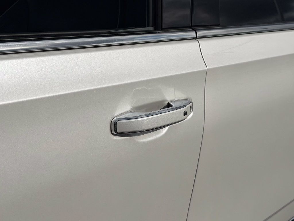 Certified 2023 GMC Yukon XL SLT AWD/4WD image 23
