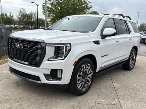 Used 2023 GMC Yukon Denali Ultimate w/ LPO, Floor Liner Package AWD/4WD image 12