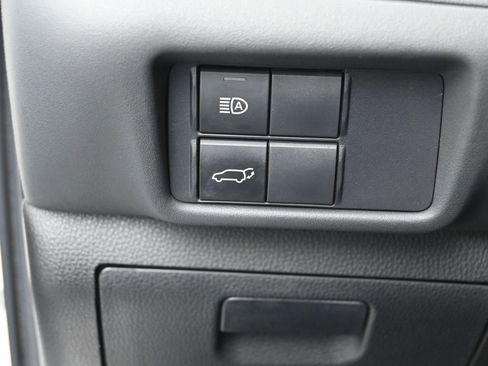 Used 2022 Toyota Highlander XLE AWD/4WD image 15