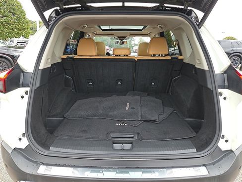 Certified 2021 Nissan Rogue Platinum image 30