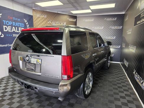 Used 2012 Cadillac Escalade Luxury RWD image 10