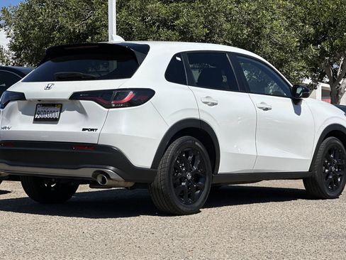 Used 2023 Honda HR-V Sport image 4