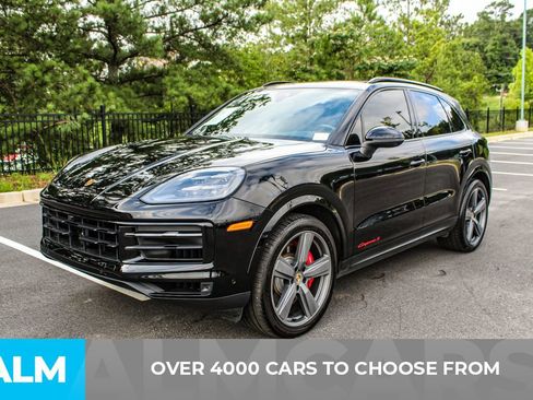 Used 2024 Porsche Cayenne S image 3