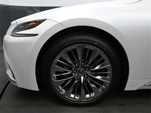 Used 2018 Lexus LS 500 AWD w/ Luxury Package image 9