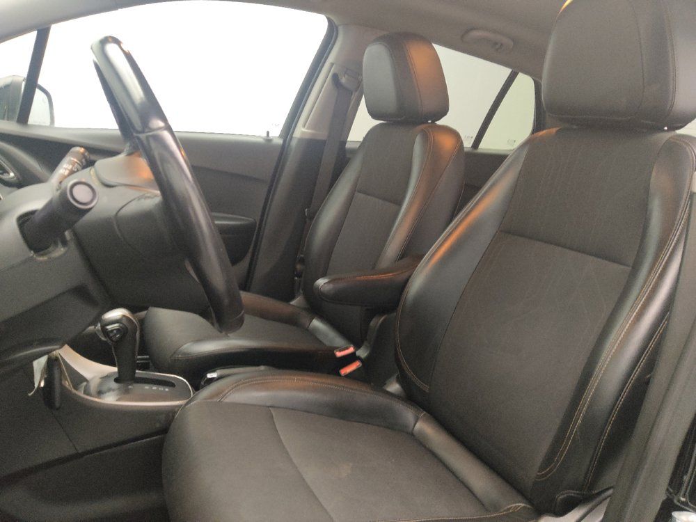 Used 2021 Chevrolet Trax LT w/ Driver Confidence Package FWD image 17