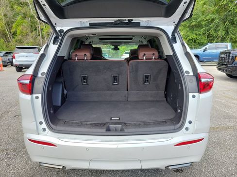 Used 2021 Buick Enclave Avenir w/ Avenir Technology Package FWD image 10