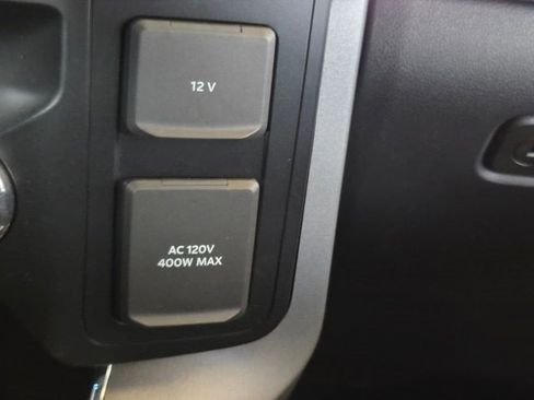 Used 2023 Ford F150 Lariat image 44